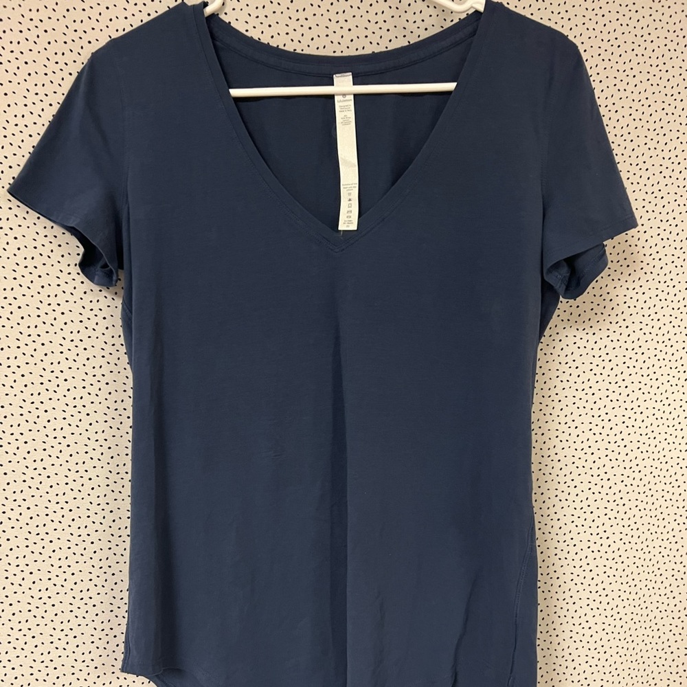 Lululemon tee